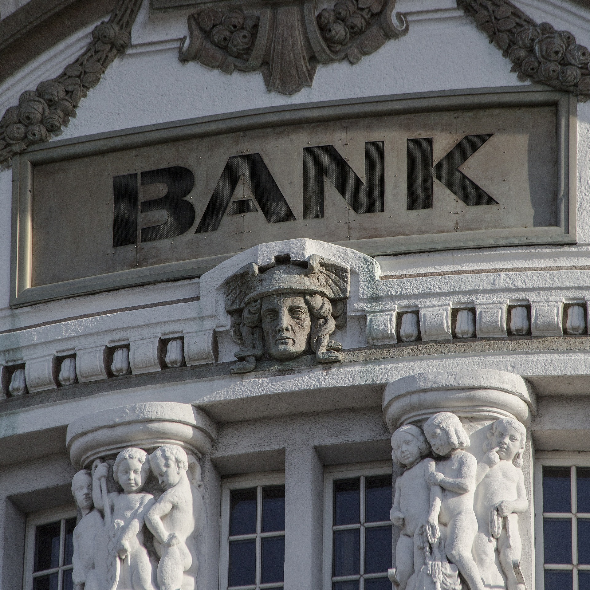 Bank Centralny: Najwyższe oprocentowanie depozytów w sierpniu wyniosło 2,45%, a najwyższe oprocentowanie pożyczek 4,96%